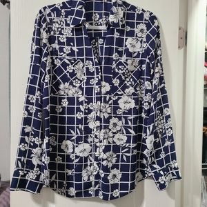 Express blue & white floral button v neck